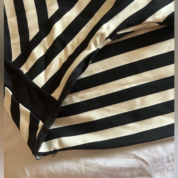 Striped black and white Olsen dress - Picture 4 of 4